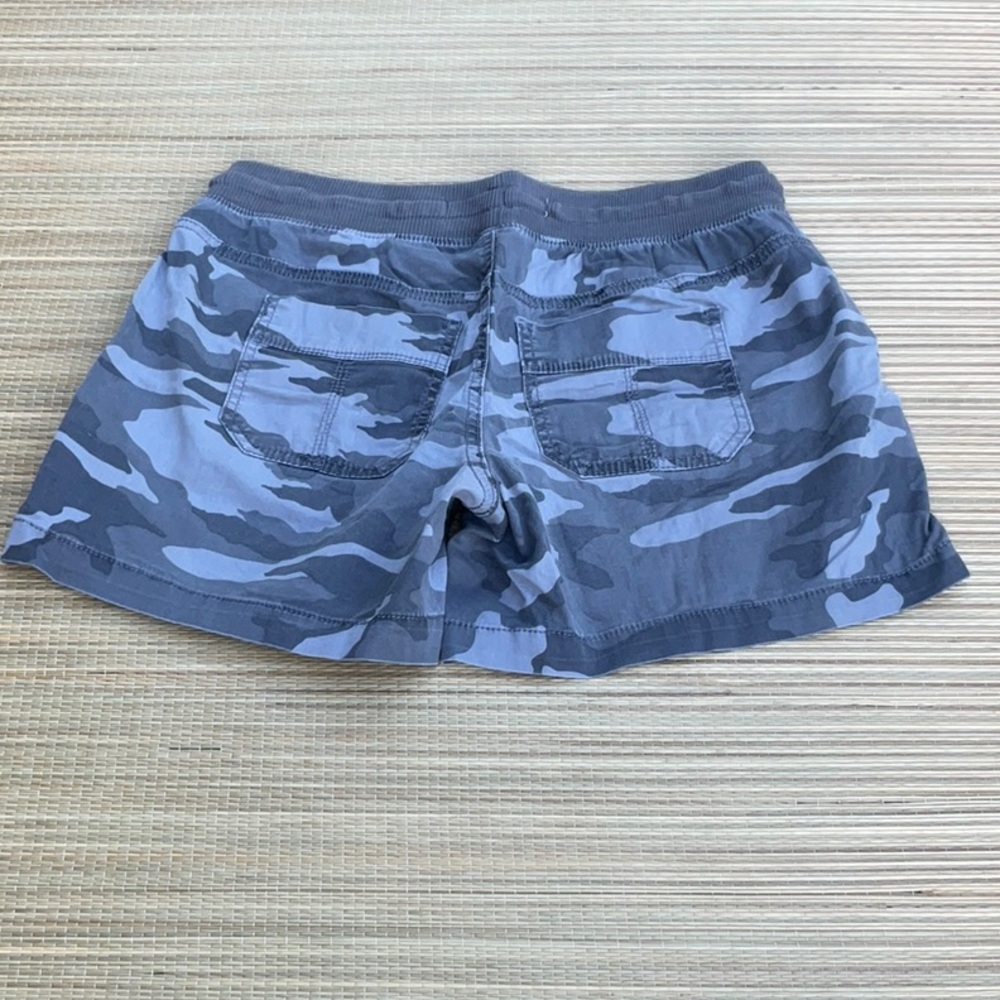 Sonoma Goods For Life Gray Camouflage Women's Shorts Size 4 - Picture 9 of 11